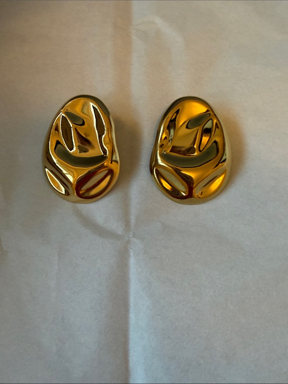 NWOT Elan's Daughter 18K Gold Plated Oval Hammered Earrings